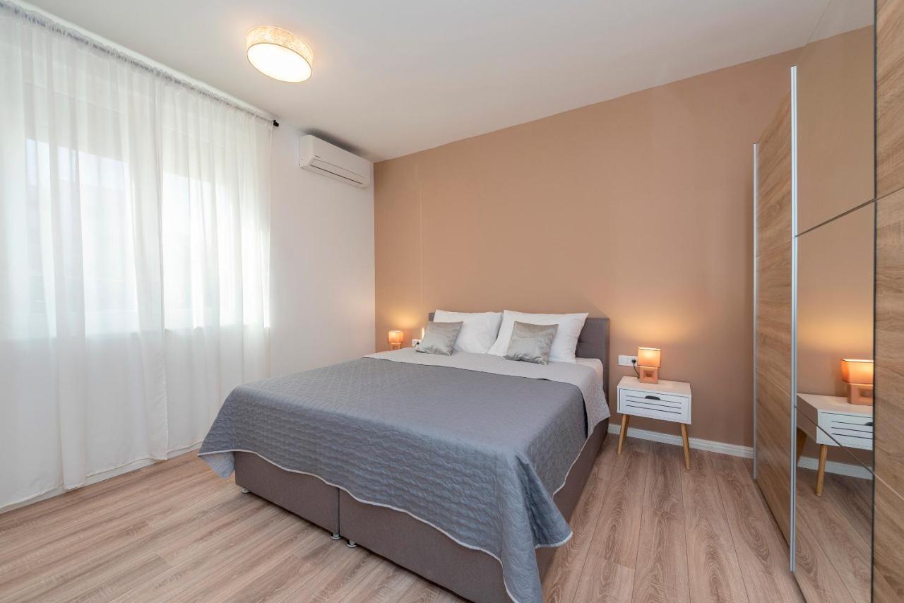 Villa Eni Apartments 1 Mandre Extérieur photo